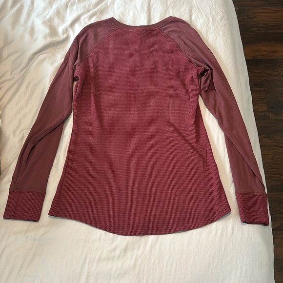 NWOT Columbia Scoop Neck Waffle Maroon Long Sleeved Henley Sz Large - Picture 2 of 7